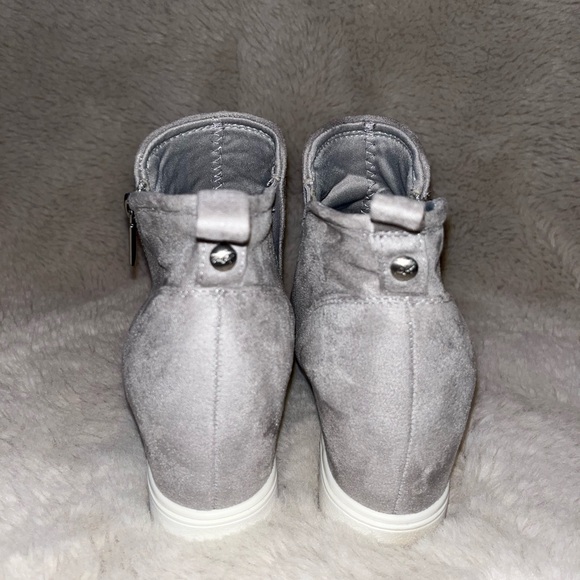 Anne Klein Carsen Wedge Bootie  - Size 6.5 - Gray - Picture 4 of 5